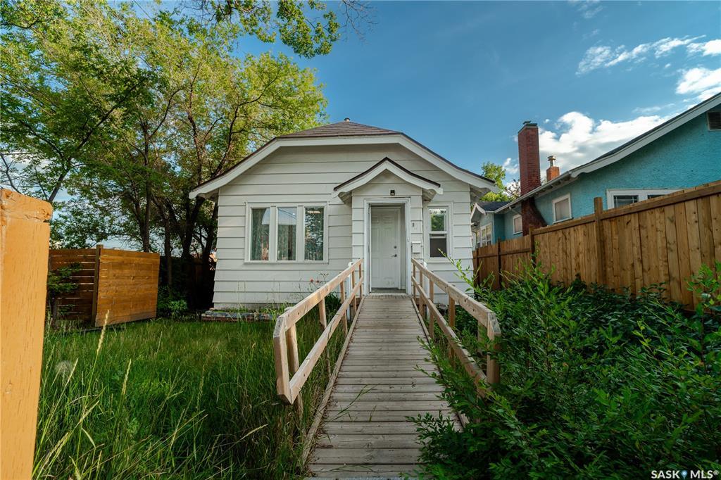 Caswell Hill 社区投资型独栋出售 · 101 28th Street W——林与唐地产